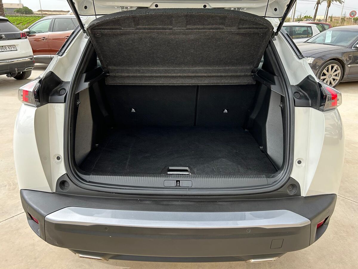 PEUGEOT 2008 ALLURE 1.2 E-THP AUTO SPANISH LHD IN SPAIN 28000 MILES SUPER 2022